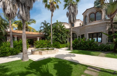 Luxury Villa Photo #46