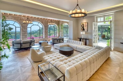 Luxury Villa Photo #9