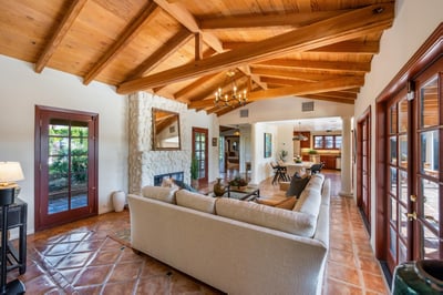 Luxury Villa Photo #30