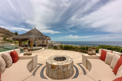 Luxury Villa Photo #18
