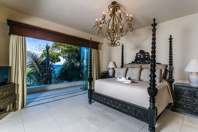 Luxury Villa Photo #21