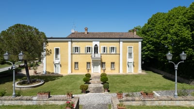 Luxury Villa Photo #12