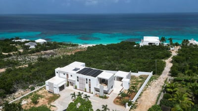 Luxury Villa Photo #4