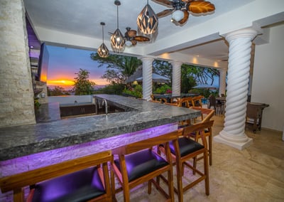 Luxury Villa Photo #14