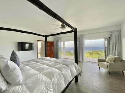 Luxury Villa Photo #16