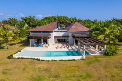 Luxury Villa Photo #2
