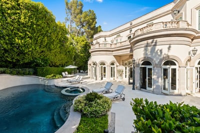 Luxury Villa Photo #3