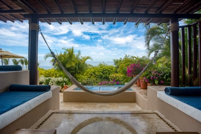 Luxury Villa Photo #4