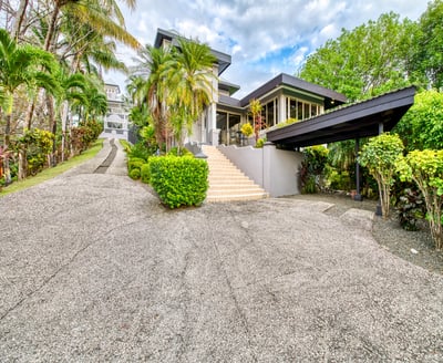 Luxury Villa Photo #27