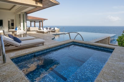 Luxury Villa Photo #2