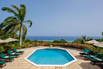 Luxury Villa Photo #2