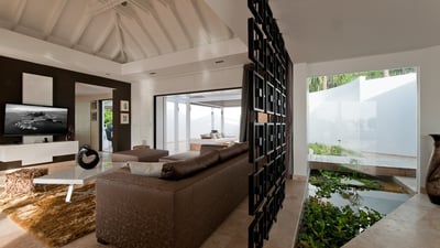 Luxury Villa Photo #21