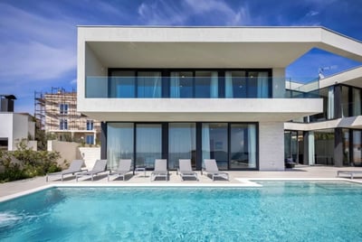Luxury Villa Photo #3