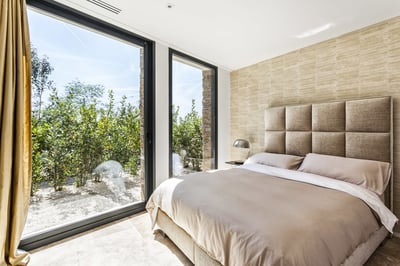 Luxury Villa Photo #37