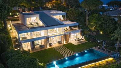 Luxury Villa Photo #4