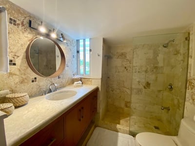 Luxury Villa Photo #30