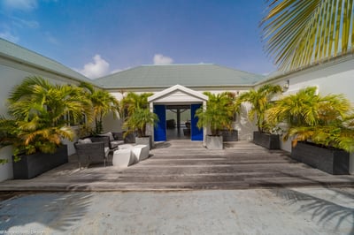 Outdoors: Private entrance, breathtaking views over the bay. 