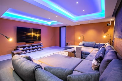 Luxury Villa Photo #26