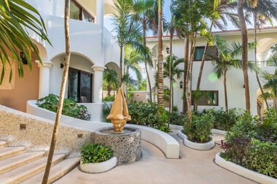 Luxury Villa Photo #17