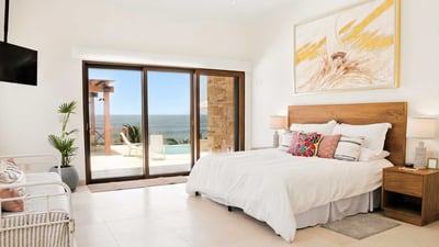 Luxury Villa Photo #16