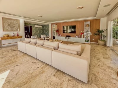 Luxury Villa Photo #10