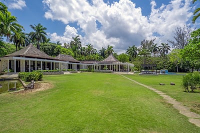 Luxury Villa Photo #8