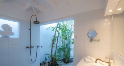 Luxury Villa Photo #17