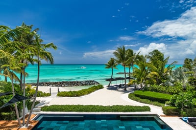 Luxury Villa Photo #6