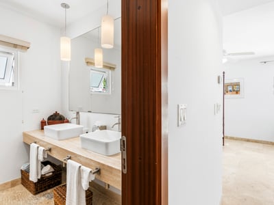 Luxury Villa Photo #45