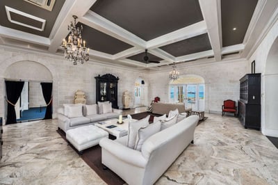 Luxury Villa Photo #21