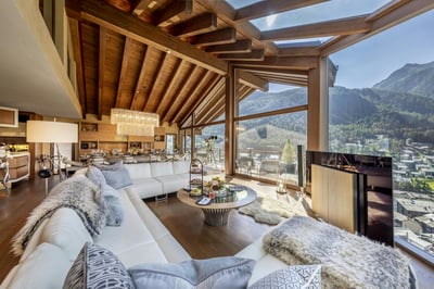 Luxury Villa Photo #2