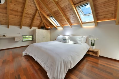 Bedroom 3: On the mezzanine of the bedroom 2 by indoor stairs from the bathroom shared. Air con