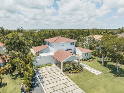Luxury Villa Photo #32