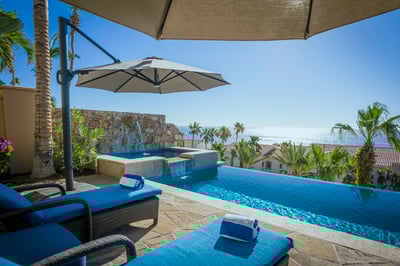 Luxury Villa Photo #3