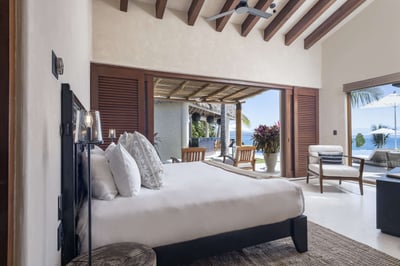 Luxury Villa Photo #33
