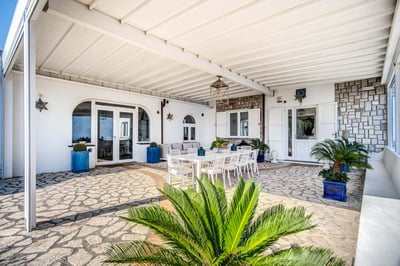 Luxury Villa Photo #6