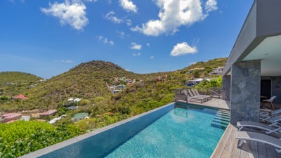 Luxury Villa Photo #4