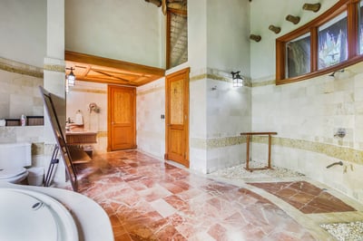 Luxury Villa Photo #45