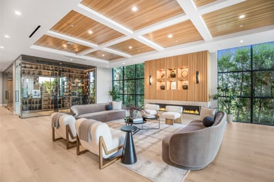 Luxury Villa Photo #30