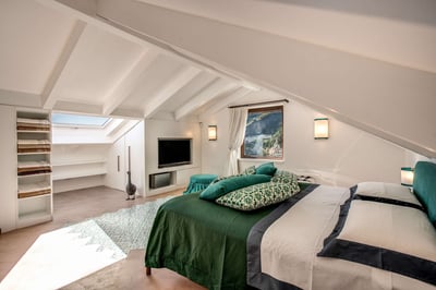 Luxury Villa Photo #20