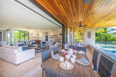 Luxury Villa Photo #5