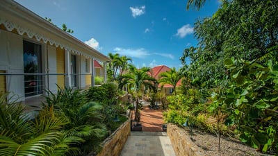 Luxury Villa Photo #7