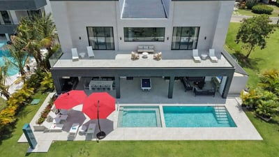 Luxury Villa Photo #4