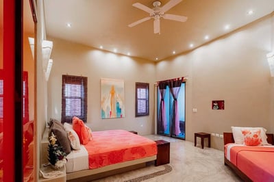 Luxury Villa Photo #39