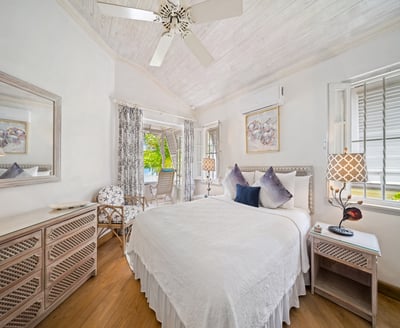 Luxury Villa Photo #16