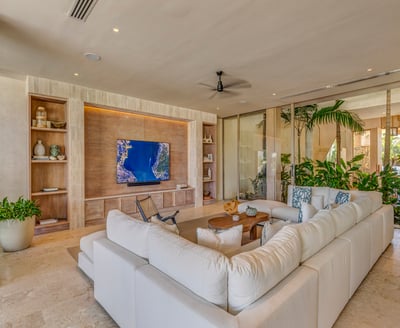 Luxury Villa Photo #24