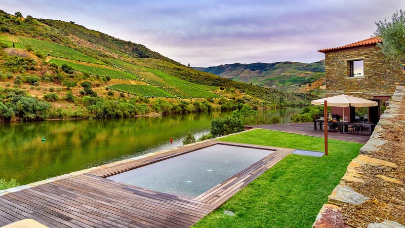 Douro Riverfront Villa