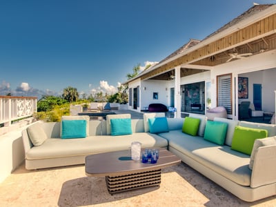 Luxury Villa Photo #6