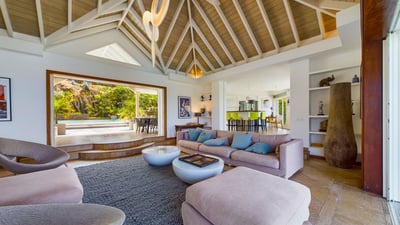 Luxury Villa Photo #25