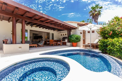 Luxury Villa Photo #3